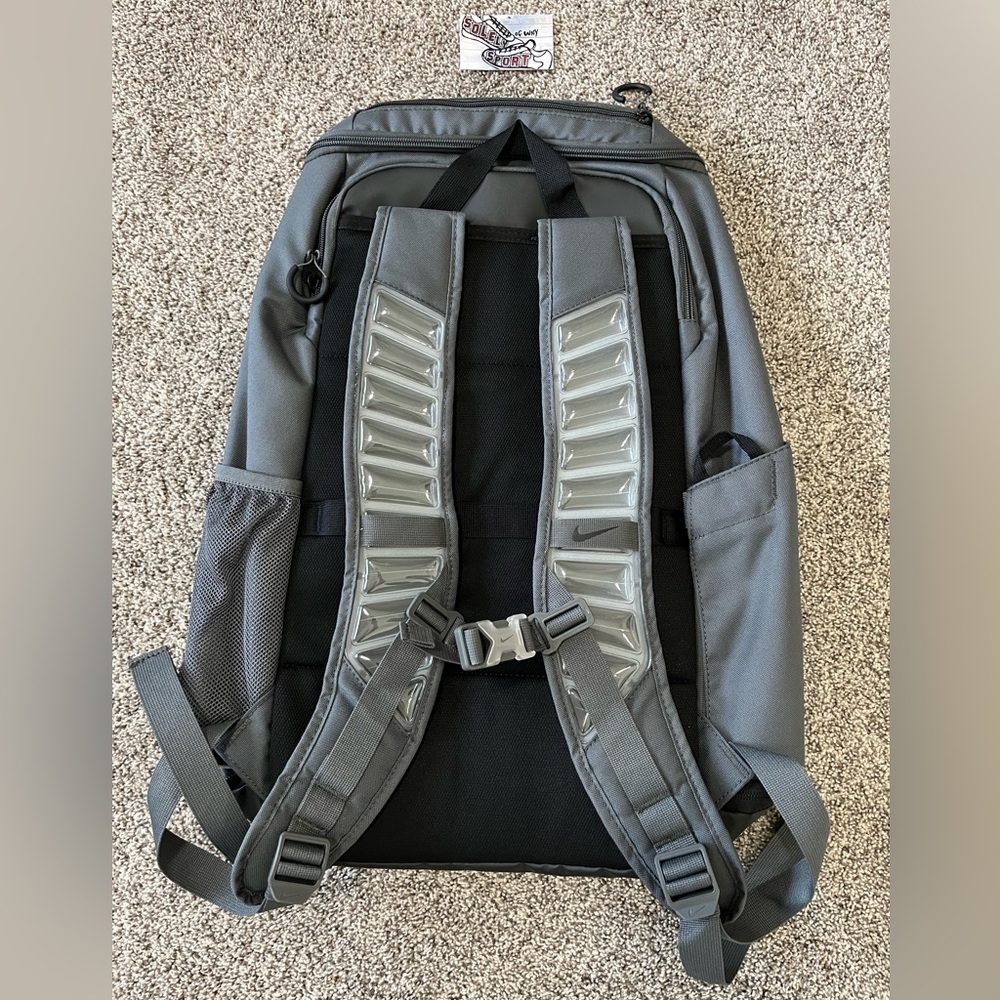 Authentic New Nike Varsity Elite Hoops Backpack Black Grey Basketball Bag - Picture 3 of 5